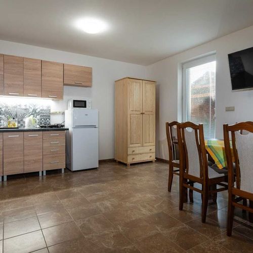 Apartament cu duș cu chicinetă proprie pentru 5 pers. (se poate solicita pat suplimentar)