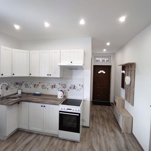 Apartament tourist cu baie cu 2 camere pentru 4 pers.