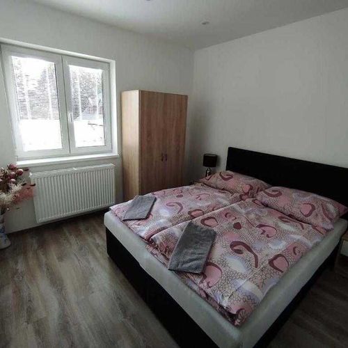 Apartament tourist cu baie cu 2 camere pentru 4 pers.