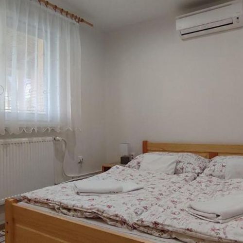 Camera dubla cu aer condiționat cu duș
