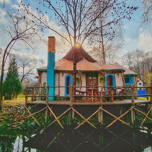 Casă de vacanță cu vedere spre râu cu vedere spre lac pentru 4 pers. (se inchirieaza doar integral)