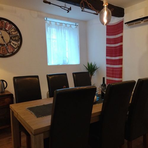 Apartament întreaga unitate cu vedere spre pădure cu 3 camere pentru 8 pers.