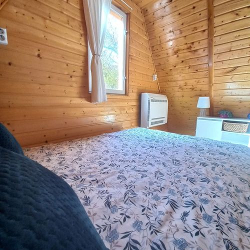 Casă de vacanță întreaga unitate cu vedere spre pădure pentru 4 pers. (se inchirieaza doar integral)