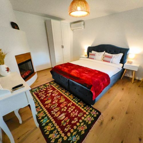 Apartament cu terasă cu vedere spre lac cu 2 camere pentru 4 pers.