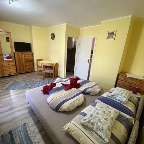 Apartament 2-osobowy na parterze z widokiem na dziedziniec z 1 pomieszczeniem sypialnianym