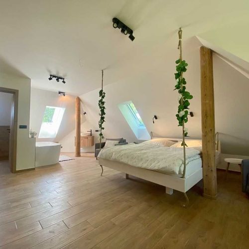 Apartament cu chicinetă proprie pentru 2 pers. (se poate solicita pat suplimentar)
