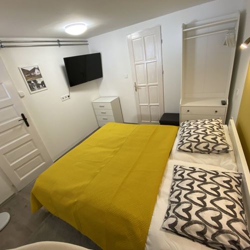 Apartament cu aer condiționat cu bucătărie proprie cu 3 camere pentru 6 pers. (se poate solicita pat suplimentar)
