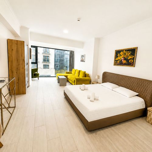 Apartament superior cu vedere parțială spre mare cu 2 camere pentru 5 pers.