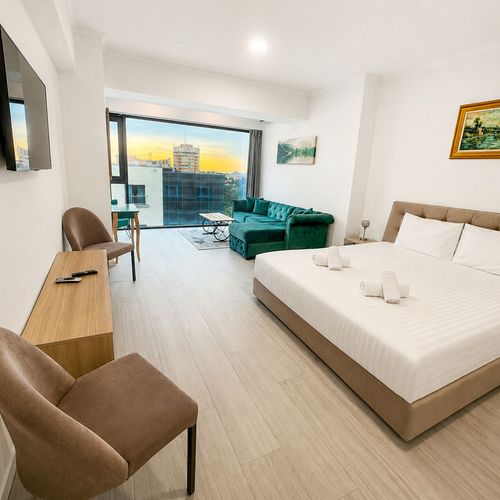 Apartament superior cu vedere parțială spre mare cu 2 camere pentru 5 pers.