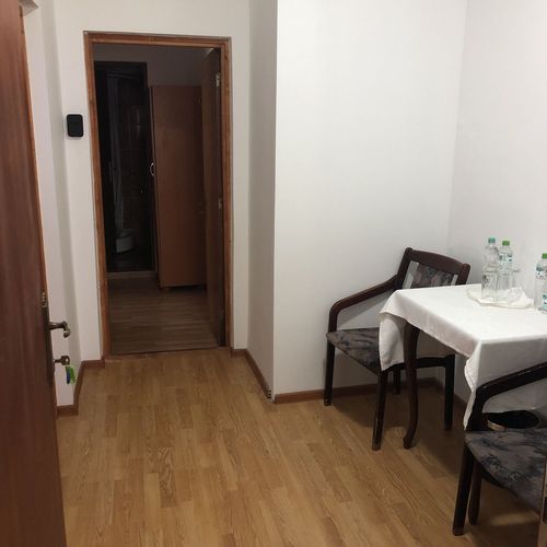 Apartament la etaj cu balcon cu 2 camere pentru 4 pers.