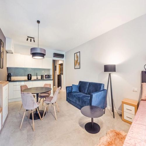 Apartament pentru 4 pers. (se inchirieaza doar integral)