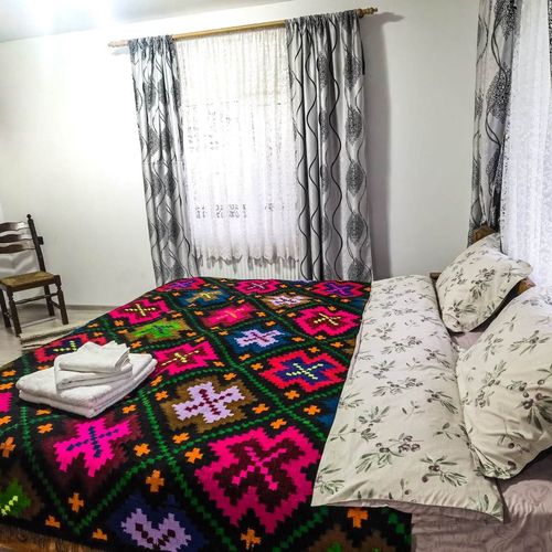 Casă de vacanță pentru 4 pers. (se inchirieaza doar integral) (se poate solicita pat suplimentar)