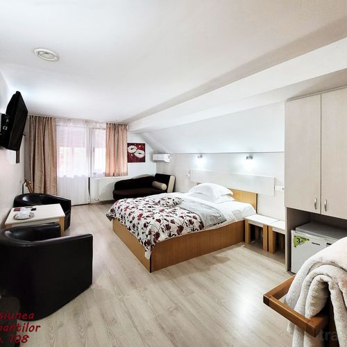 Camera dubla superior cu balcon