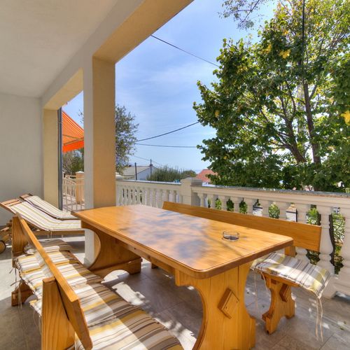 Apartament la parter cu 3 camere pentru 7 pers.