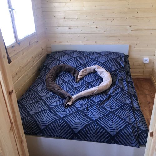 Cabană romantică întreaga unitate pentru 2 pers. (se inchirieaza doar integral)