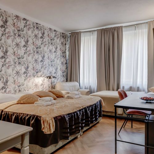 Pokój 3-osobowy Deluxe z prysznicem