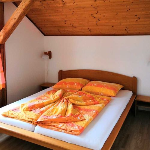 Apartament cu chicinetă proprie cu 1 camera pentru 4 pers. (se poate solicita pat suplimentar)