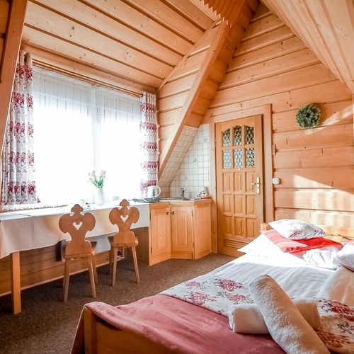 Domek drewniany 2-osobowy cały dom z widokiem na ogród