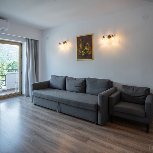 Apartament 2-osobowy z balkonem z 2 pomieszczeniami sypialnianymi