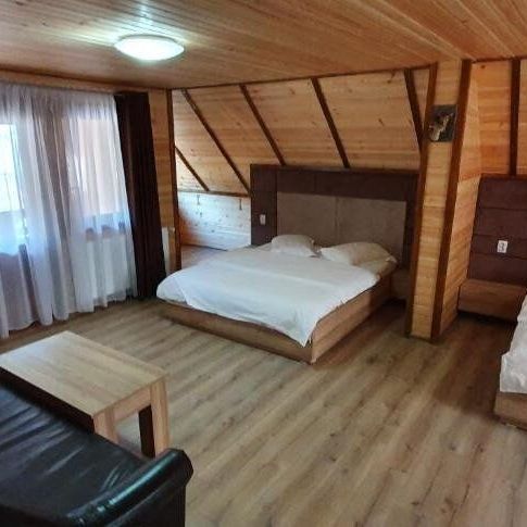 Suita la etaj cu balcon cu 1 camera pentru 4 pers.