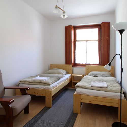 Casă de vacanță familial(ă) întreaga unitate pentru 12 pers. (se inchirieaza doar integral)