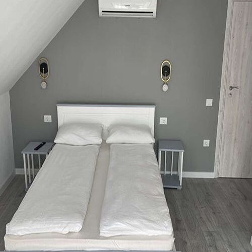 Camera dubla mansardă cu balcon (se poate solicita pat suplimentar)
