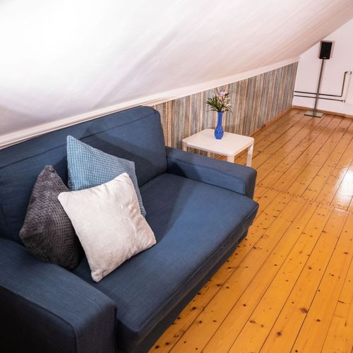 Apartament 8-osobowy na piętrze Standard Plus z 2 pomieszczeniami sypialnianymi