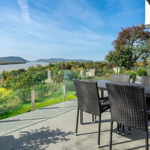Apartament exclusive la parter cu 1 camera pentru 2 pers. (se poate solicita pat suplimentar)