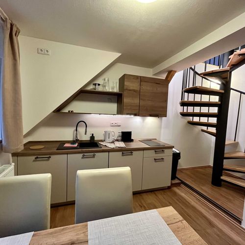 Apartament cu duș cu bucătărie proprie pentru 4 pers.