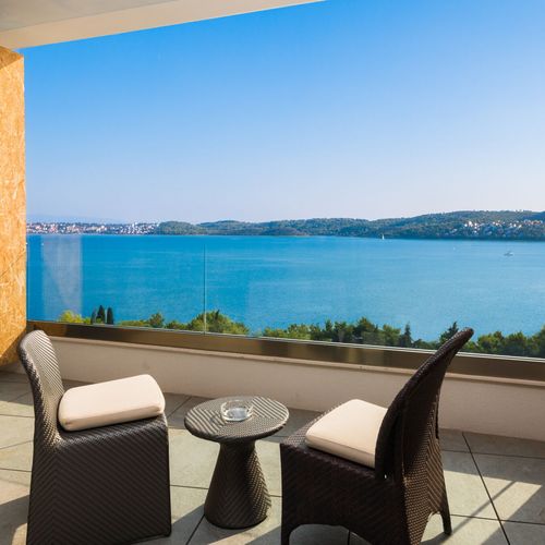 Camera twin cu balcon cu vedere spre mare