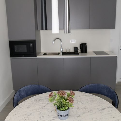 Apartman s balkónem pro 4 os. se 2 ložnicemi s výhledem na moře