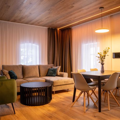 Apartman se sprchou s privátní koupelnou mimo apartmán pro 3 os. (s možností přistýlky)