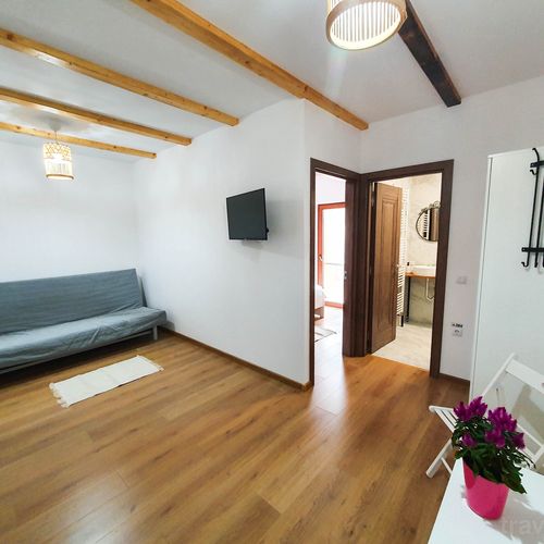 Apartament la etaj cu 1 camera pentru 4 pers.