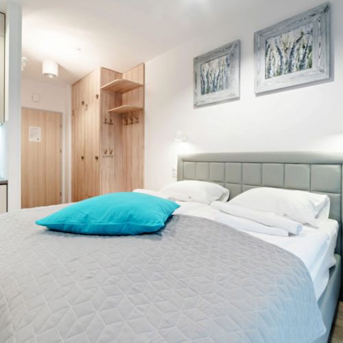 Apartament pentru 2 pers. (se inchirieaza doar integral)