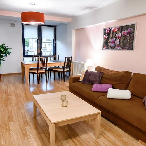 Apartament pentru 4 pers. (se inchirieaza doar integral)