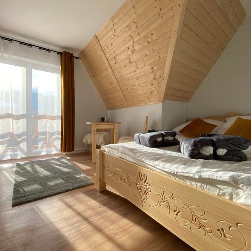 Apartament 4-osobowy z balkonem z widokiem na góry z 2 pomieszczeniami sypialnianymi