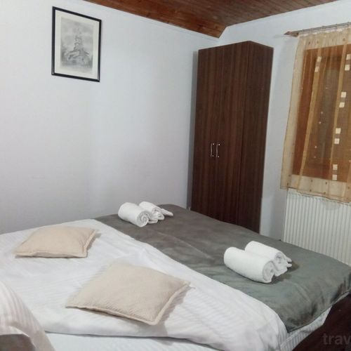 Casă de vacanță pentru 12 pers. (se inchirieaza doar integral)