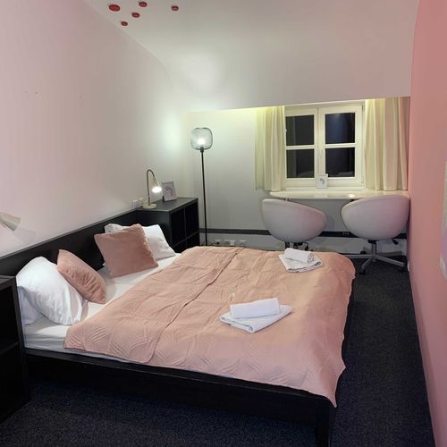 Apartman se sprchou  s manželskou postelí s 1 ložnicí