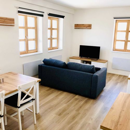 Apartman se sprchou s privátní koupelnou mimo apartmán pro 2 os. (s možností přistýlky)