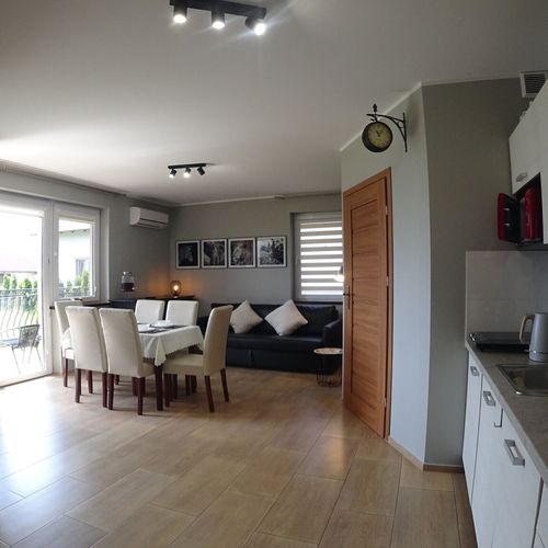 Apartament confort cu vedere spre grădină pentru 5 pers. (se inchirieaza doar integral)