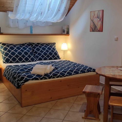 Apartament 2-osobowy z prysznicem z aneksem kuchennym (możliwa dostawka)