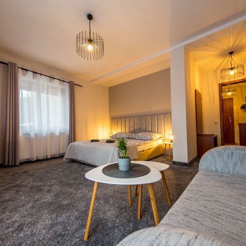 Apartament 4-osobowy na piętrze z balkonem z 2 pomieszczeniami sypialnianymi