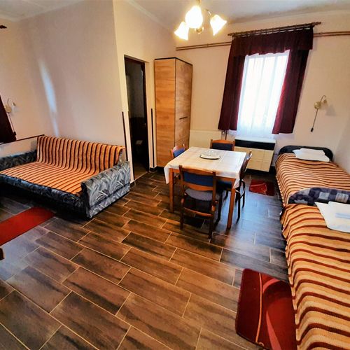 Standard Apartman pro 5 os. s 1 ložnicí s výhledem na jezero