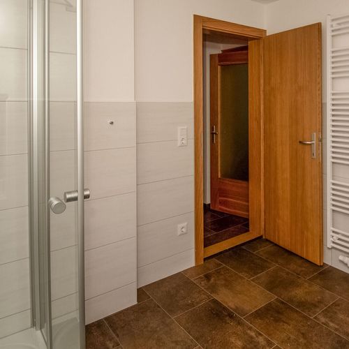 Apartament pentru 5 pers. (se inchirieaza doar integral)