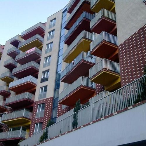 Apartament 4-osobowy z tarasem z 2 pomieszczeniami sypialnianymi