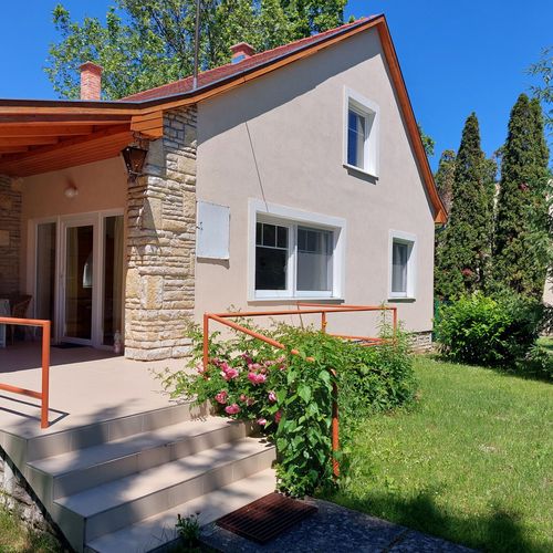 Apartman s klimatizací s terasou pro 12 os. se 3 ložnicemi (s možností přistýlky)