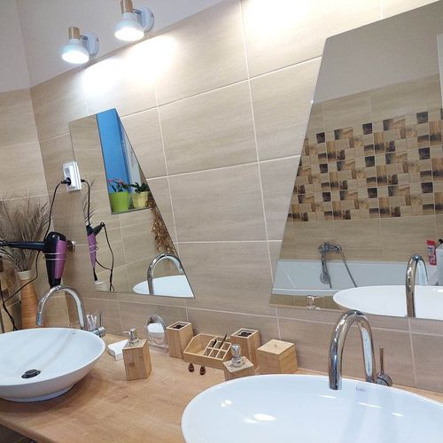 Apartament romantică familial(ă) pentru 15 pers. (se inchirieaza doar integral)