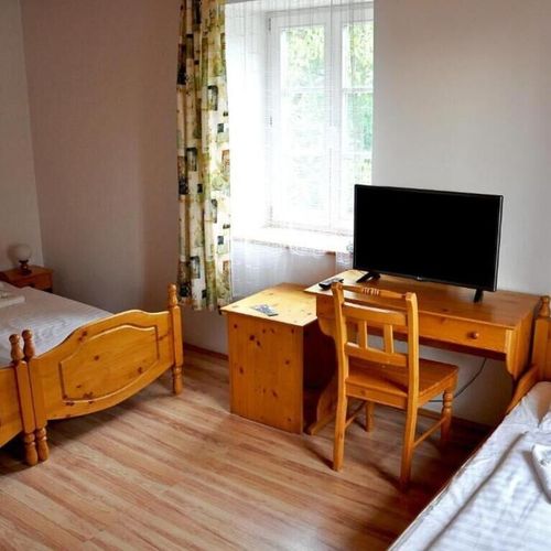 Pokoj se sprchou  pro 3 os.