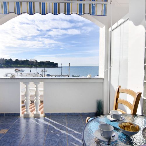 Apartament cu aer condiționat cu vedere spre mare cu 1 camera pentru 2 pers. AS-20295-a