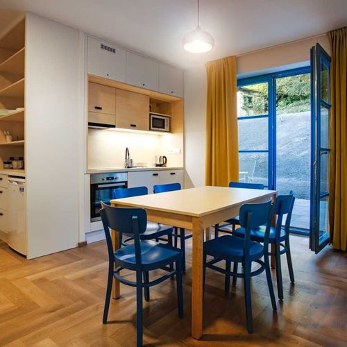 Apartament deluxe familial(ă) cu 2 camere pentru 6 pers.